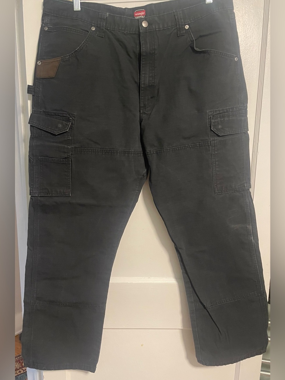 Wrangler Cargo Pants with Utility Pockets size 40x32